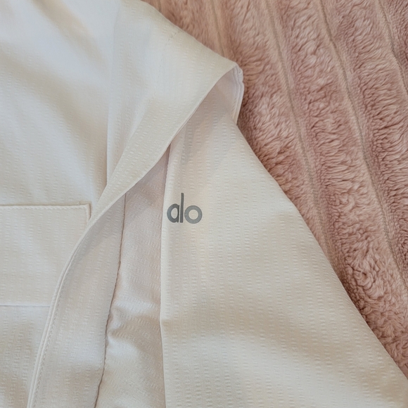 ALO Yoga Ready Set Jacket and Shorts Set Ivory - Picture 8 of 13